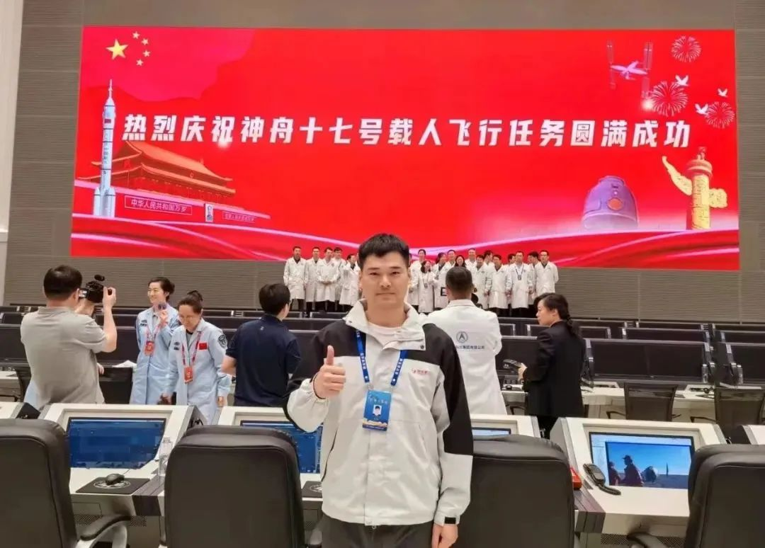 神舟十九号发射圆满成功，中国航天又见大红屏！